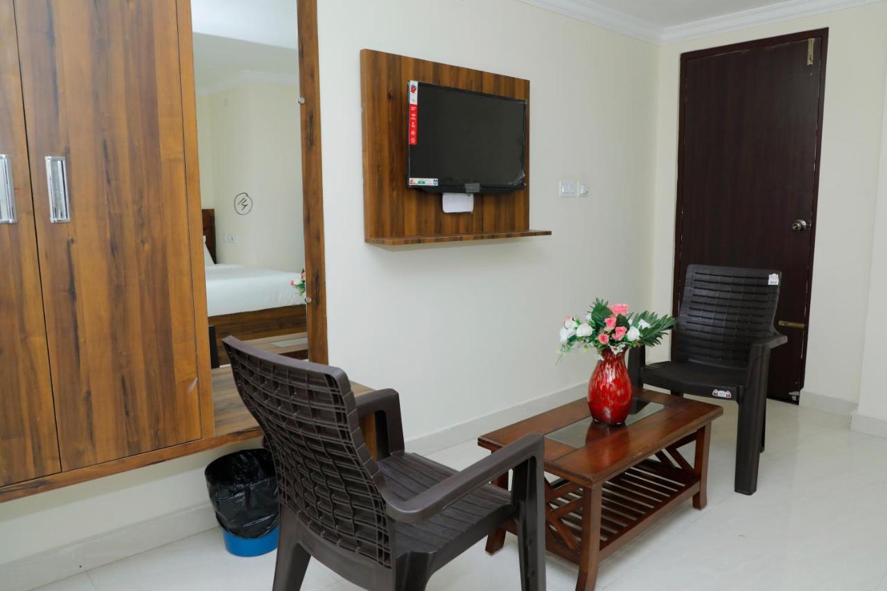Cnr Residency Hotel Madanapalle Eksteriør billede
