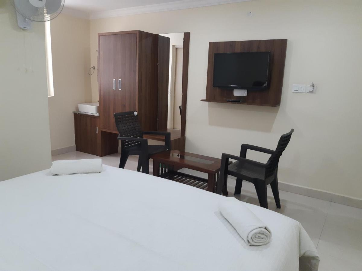 Cnr Residency Hotel Madanapalle Eksteriør billede