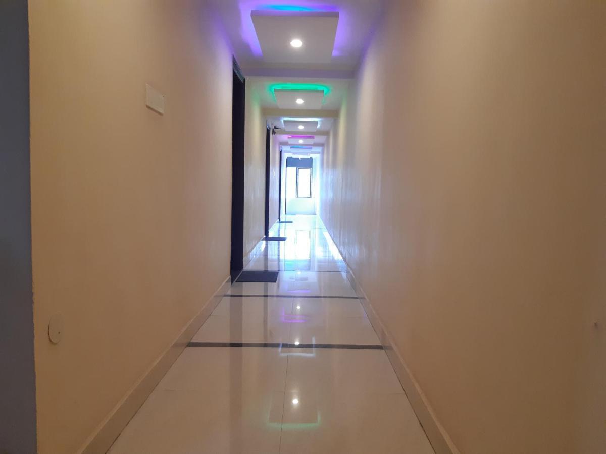 Cnr Residency Hotel Madanapalle Eksteriør billede